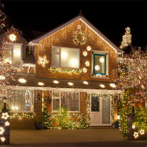 How Many Christmas Lights Can I String Together? | Rytec