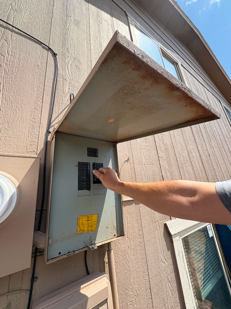 Service on electrical breaker boxes Columbia, Lexington, Blythewood, Irmo, Lake Murray, The Midlands SC